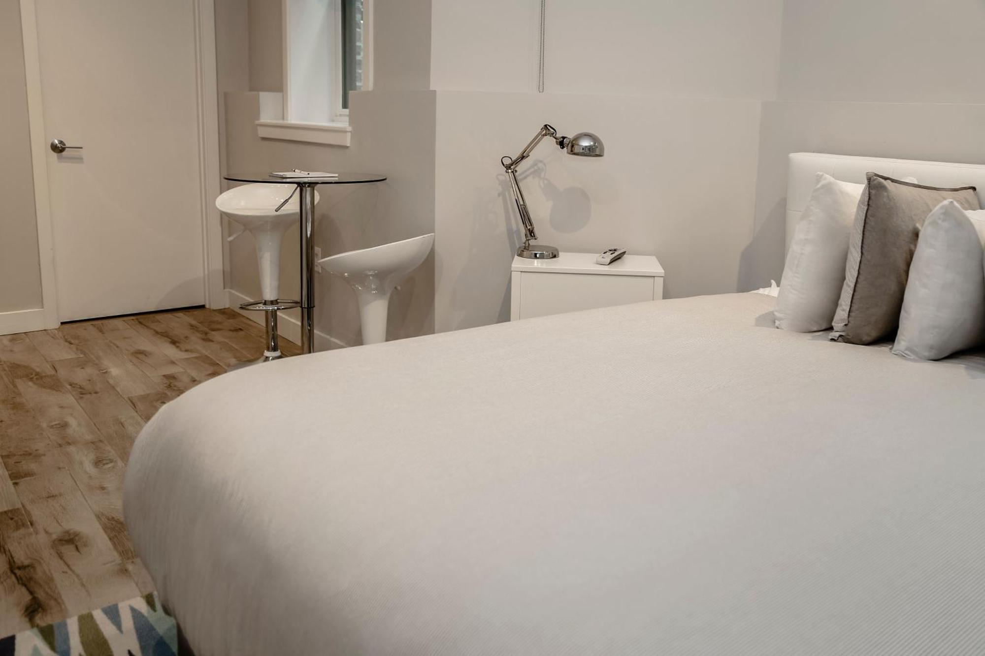 A Stylish Stay W/ A Queen Bed, Heated Floors.. #3 Бруклин Экстерьер фото